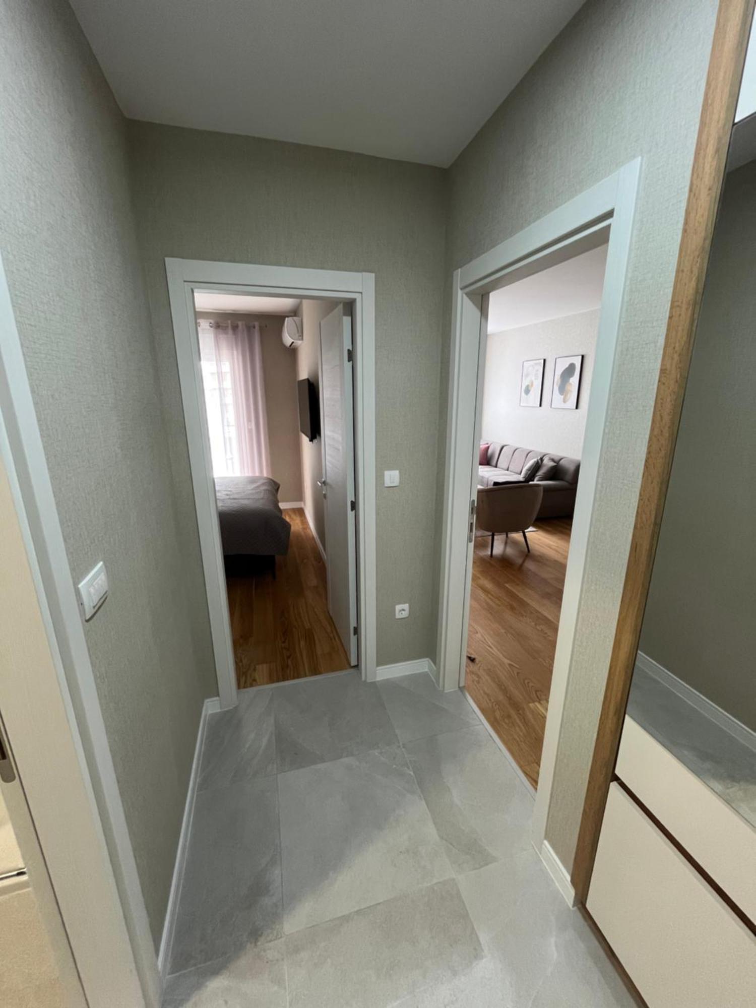 Apartments Centrale 28 Подгорица Стая снимка